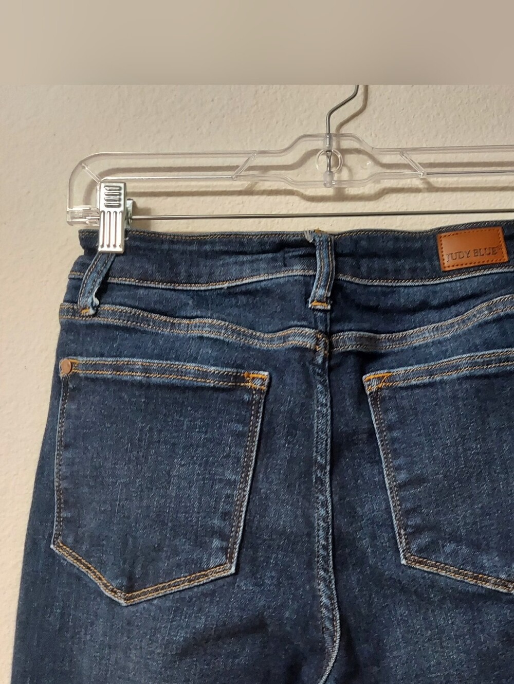 Judy Blue Dark Wash Wide Leg Cropped Raw Hem Size 3/26 - Picture 5 of 10